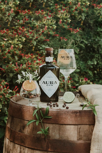 Imagen 2 de 7 de Aura Gin Handcrafted Premium London Dry 700ml