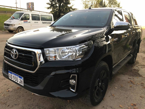 Toyota Hilux 2.8 Cd Srv 177cv 4x4 At 2019
