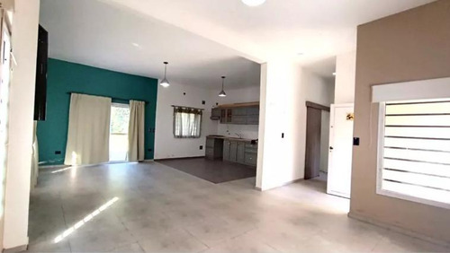 Casa En Venta - 2 Dormitorios 1 Baño - Cochera - 800mts2 - Paso Del Rey