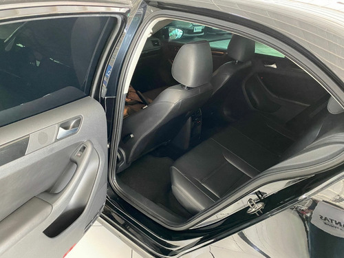 Imagem 8 de 15 de Volkswagen Jetta 2014 2.0 Comf - Automático + Teto Solar