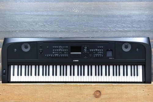 Yamaha Dgx-670 Piano Digital Portátil 