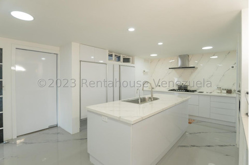 Santa Paula, Venta Hermosa Casa, 700mts2