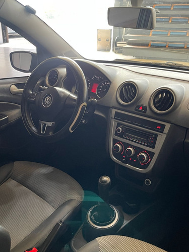 Volkswagen Voyage 1.6 Highline 101cv