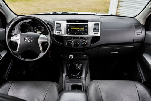 Toyota Hilux 2.7 Cd Srv Vvti 4x2
