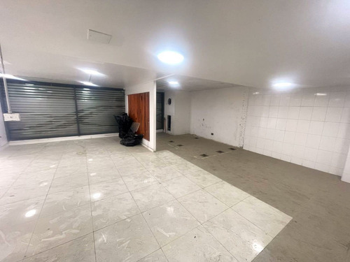 Arriendo Local Comercial De 122,10 M2, Vicuña Mackenna, Ñuñ