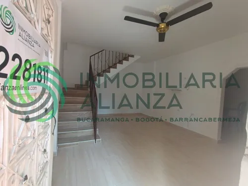 Casa En Arriendo En Pueblo Nuevo. Cod A17010