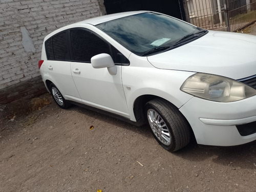 Nissan Tiida 1.8 Visia Plus