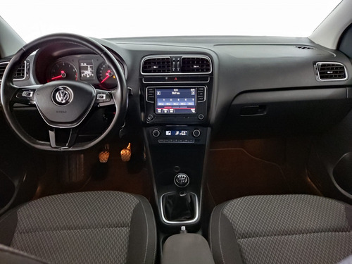 Imagen 5 de 15 de Volkswagen Vento Highline 1.6l L4 105hp Mt 2020
