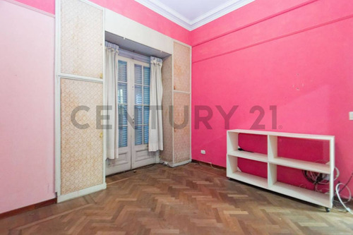 Semipiso En Venta De 4 Ambientes En Monserrat