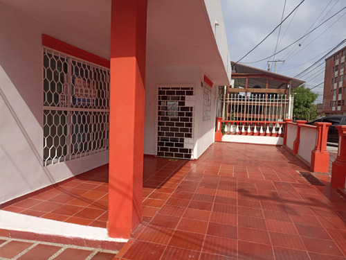 Arriendo Amplia Casa Comercial Las Delicias, Barranquilla