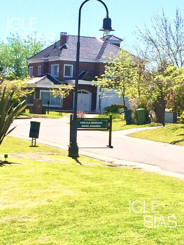 Casa Al Lago En Venta 4 Dormitorios En Las Glorietas, Nordelta
