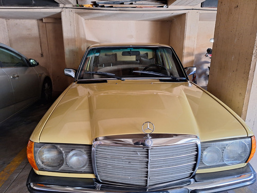 Mercedes Benz 300d. Full