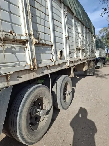 Con Carrocería Y Acoplado