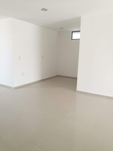 Imagen 3 de 14 de Casa Con Alberca Propia En Cumbres Del Lago, Terraza, 3 Recs