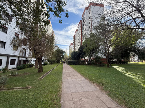 Venta De Departamento 3 Ambientes A Metros Del Centro De Wilde, Excelente Ubicacion.