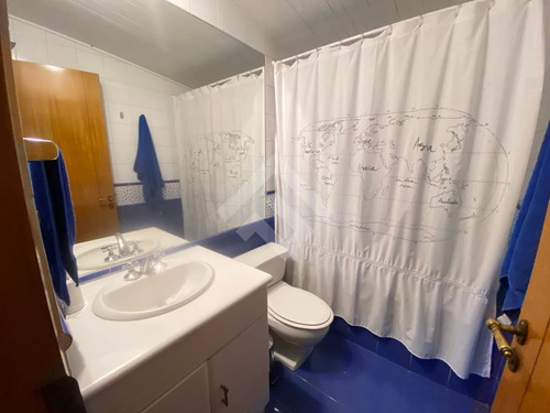 Casa En Venta De 3 Dorm + 2 Estar . En Chicureo Colina