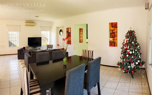 Imagen 8 de 19 de Casa De Tres Dormitorios En Venta En Funes