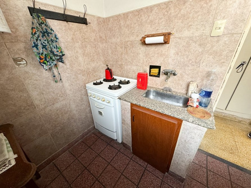 Casa 5 Ambientes Al Frente Con Patio Y Terraza + Ph Monoambiente En Lanús Centro