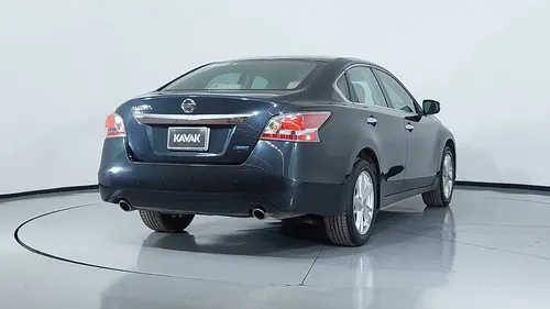 Nissan Altima 2.5 Advance Navi Cvt