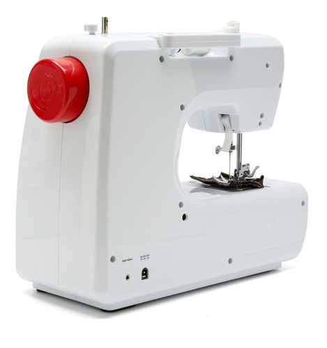 Imagen 3 de 12 de Máquina de coser recta Femmto HLT16 portable blanca 220V
