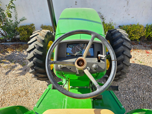 Trator John Deere 5403 - Ano 2003 - 4x4 Traçado