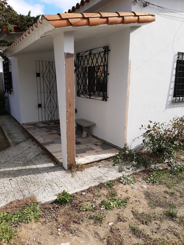 Imagen 4 de 22 de Casa + Dpto + Fondo Libre En Lote Propio En Santa Teresita