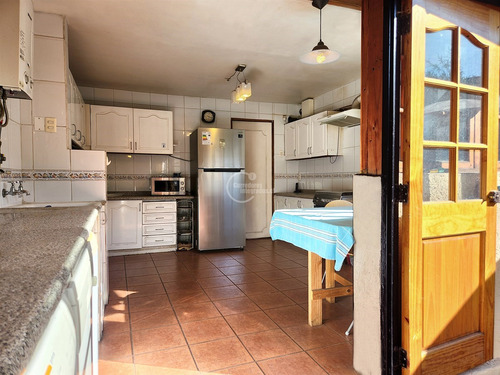 Casa En Venta De 5 Dorm. En Las Condes