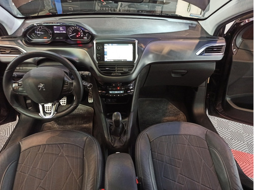 Imagen 6 de 15 de Peugeot 208 1.6 Feline Pack Cuir 2014