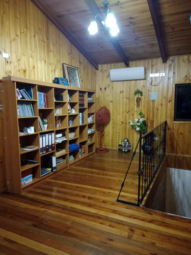 Exclusiva Residencia De 350 M² Con Piscina Y Quincho.