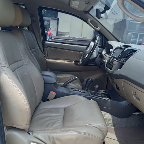 Toyota Fortuner 4.0