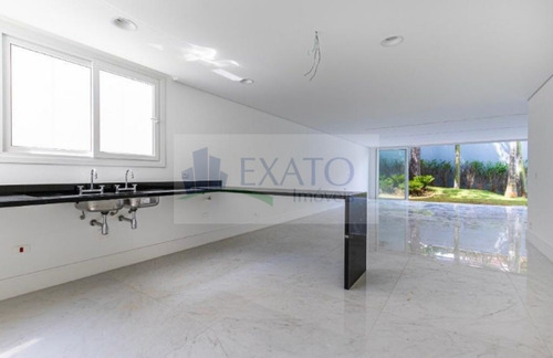 Imagem 3 de 15 de Casa Em Condomínio Construção Nova, Excelente Acabamento, Sobrado Com 4 Suítes Piscina E Jardim. - Em50170