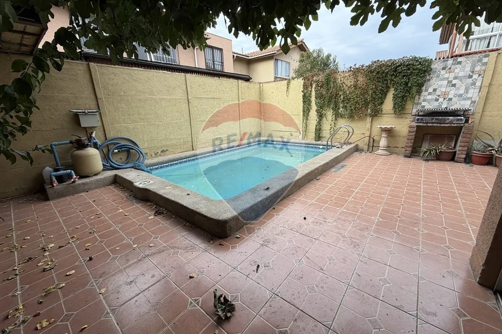 Imagen 5 de 30 de Casa 3d 3b Con Piscina Y Jacuzzi Quilicura