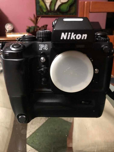 Imagen 1 de 5 de Nikon F4 Nueva  Sin Detalle Sin Caja Tal Cómo Está En Foto