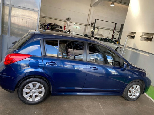 Ginza. Nissan Tiida 1.8 Visia 5p 2010