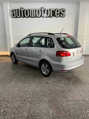 Imagen 11 de 15 de Volkswagen Suran 2016 1.6 Trendline //