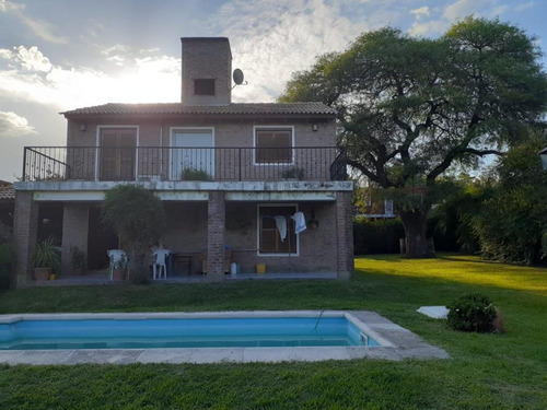 Imagen 4 de 28 de Casa Con 3 Dormitorios Y Pileta En Unquillo, Calle Plumerillo
