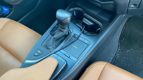 Lexus UX 250h Luxury