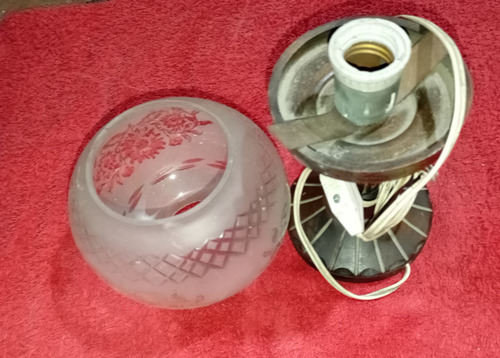 Velador Vintage De Madera Con Tulipa Marrón Transparente (Usado)