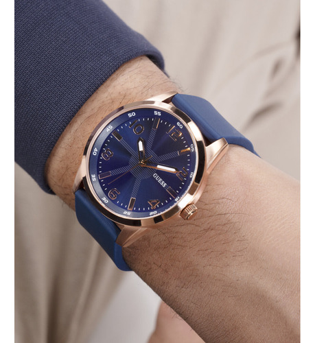 Reloj Para Hombre Guess Perry W0991g3 Color Negro Correa Azul Oscuro Bisel Oro Rosa Fondo Azul Oscuro