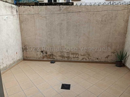 Imagen 4 de 17 de Se Vende Townhouse En Monteserino Rc-dc 22-28673 Rentahouse Carabobo