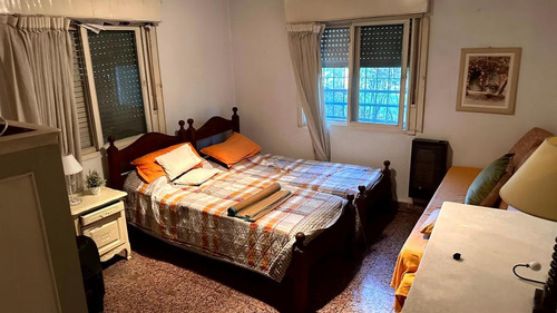 Casa En Venta - 3 Dormitorios 1 Baño - Cochera - 1.417mts2 - Parque Leloir, Ituizangó