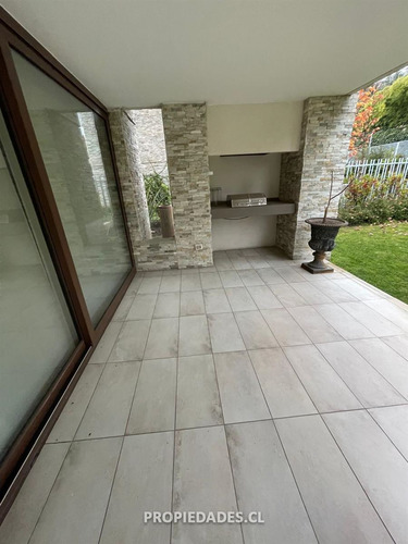 Depto En Venta De 4 Dorm. En Las Condes 800mts Jardin Propio