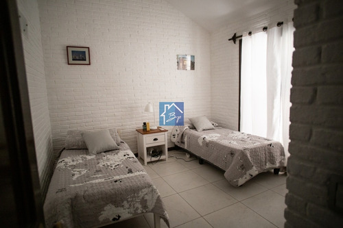 Casa En Jardines De Córdoba!- Ref: 1071