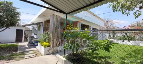 Casa En Venta En Oaxtepec Con Dos Construcciones Y Amplio Jardín