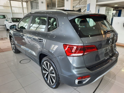 Volkswagen Taos Highline Fm