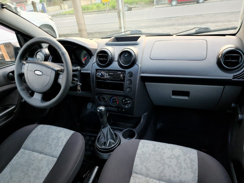 Imagem 5 de 20 de Ford Fiesta Sedan