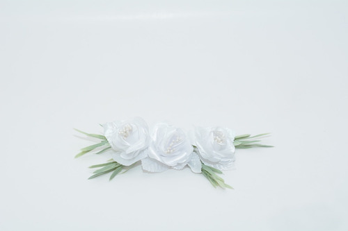 Tocado Para Boda, Comunión O Confirmación Rosas Blancas Color Blanco