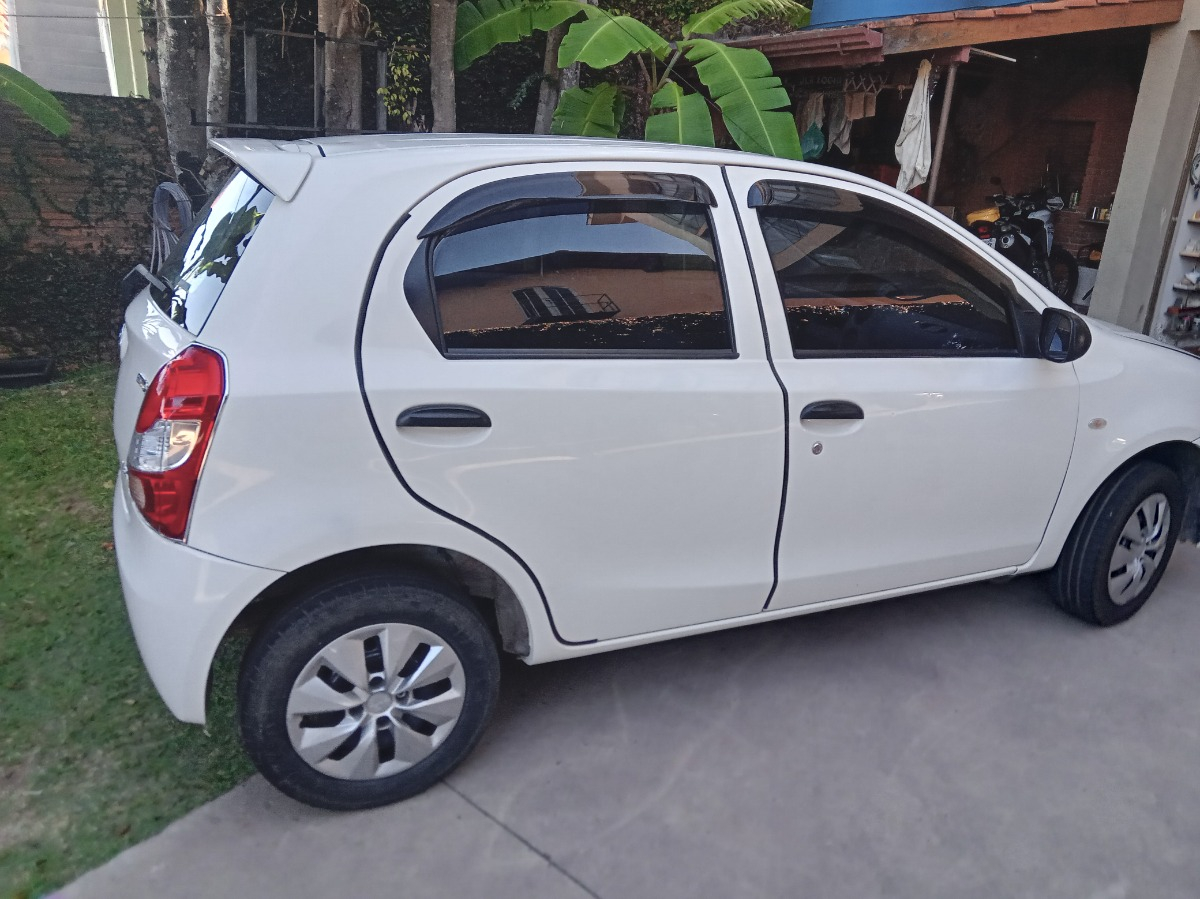 Toyota Etios 1.3 16v X 5p