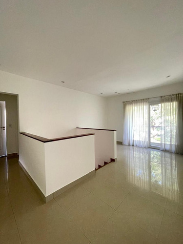 Casa En Alq. Anual - Santa Teresa, Villanueva - 5 Amb - A La Laguna Con Muelle