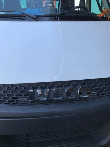 Imagem 2 de 12 de Iveco Daily 3.0 Hpi Diesel 70c17hd Cd Manual